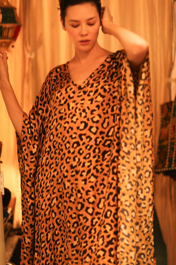 LEO PRINT KAFTAN TUNIC YAYA - sustainably made MOMO NEW YORK sustainable clothing, dresskaftan slow fashion