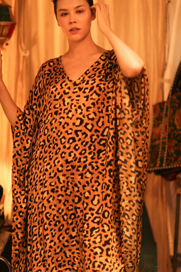 LEO PRINT KAFTAN TUNIC YAYA - sustainably made MOMO NEW YORK sustainable clothing, dresskaftan slow fashion
