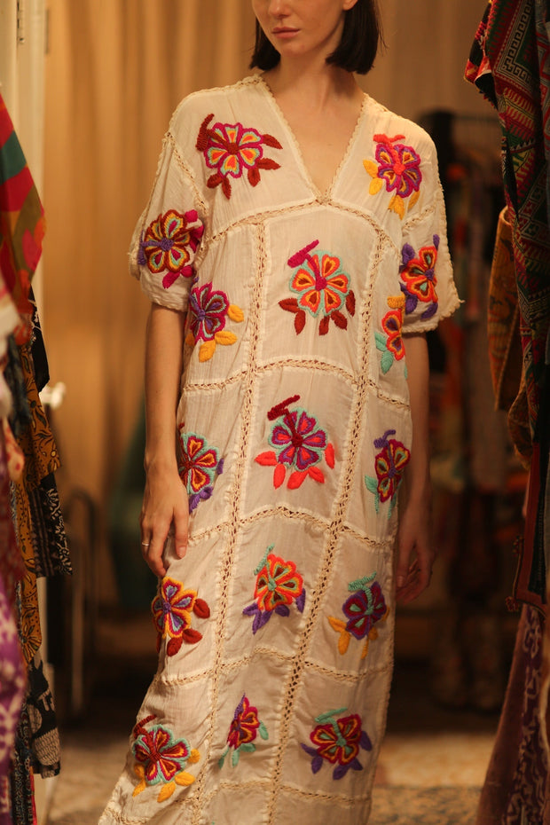RAVEE EMBROIDERED COTTON DRESS - sustainably made MOMO NEW YORK sustainable clothing, dresskaftan slow fashion