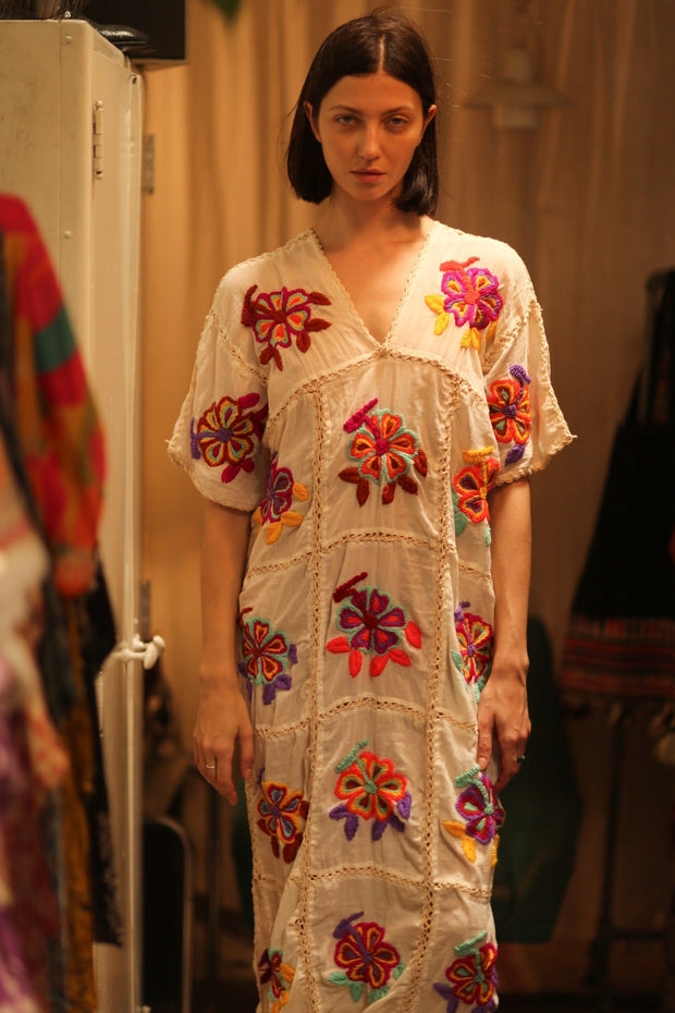 RAVEE EMBROIDERED COTTON DRESS - sustainably made MOMO NEW YORK sustainable clothing, dresskaftan slow fashion