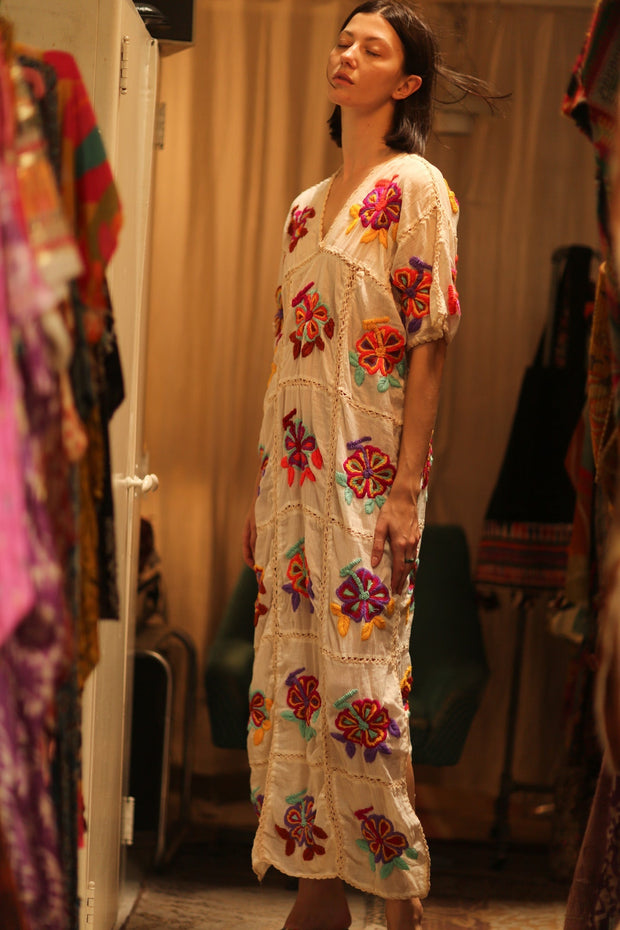 RAVEE EMBROIDERED COTTON DRESS - sustainably made MOMO NEW YORK sustainable clothing, dresskaftan slow fashion