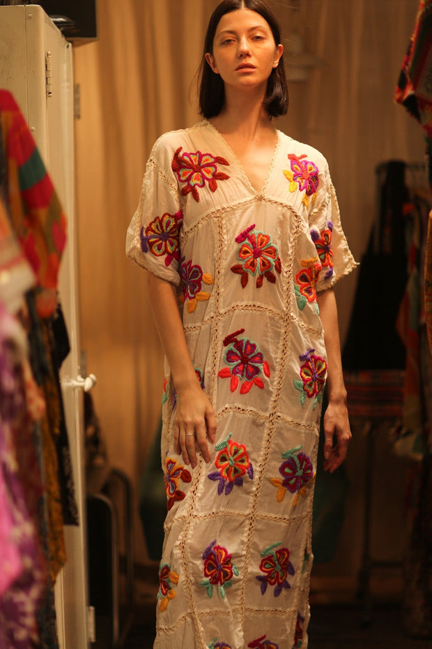 RAVEE EMBROIDERED COTTON DRESS - sustainably made MOMO NEW YORK sustainable clothing, dresskaftan slow fashion