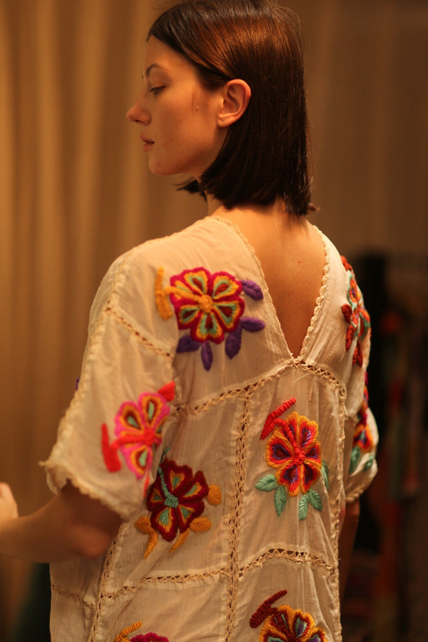RAVEE EMBROIDERED COTTON DRESS - sustainably made MOMO NEW YORK sustainable clothing, dresskaftan slow fashion