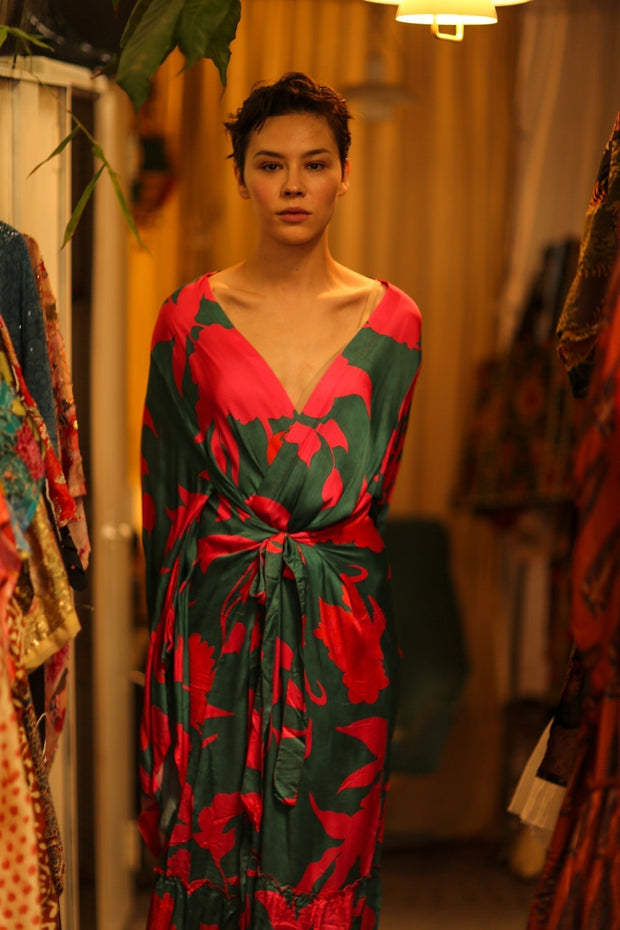 SILK XL KIMONO PINA RED GREEN - sustainably made MOMO NEW YORK sustainable clothing, bestseller slow fashion