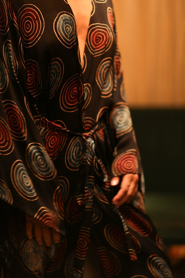 XL WING KIMONO PINA BLACK CIRCLE - sustainably made MOMO NEW YORK sustainable clothing, kimono slow fashion