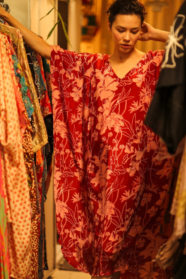 YAYA SILK KAFTAN RED SHERLYN - sustainably made MOMO NEW YORK sustainable clothing, dresskaftan slow fashion
