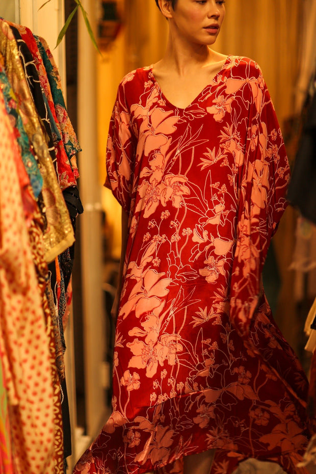 YAYA SILK KAFTAN RED SHERLYN - sustainably made MOMO NEW YORK sustainable clothing, dresskaftan slow fashion