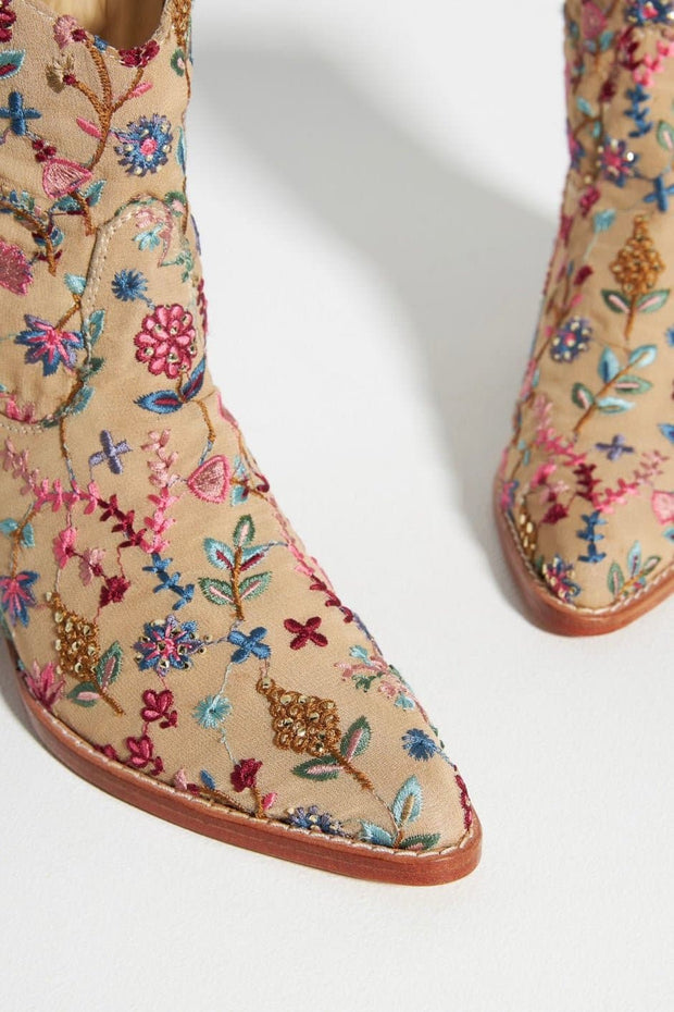 EMBROIDERED WESTERN BOOTS SUSAN X ANTHROPOLOGIE - sustainably made MOMO NEW YORK sustainable clothing, boots slow fashion